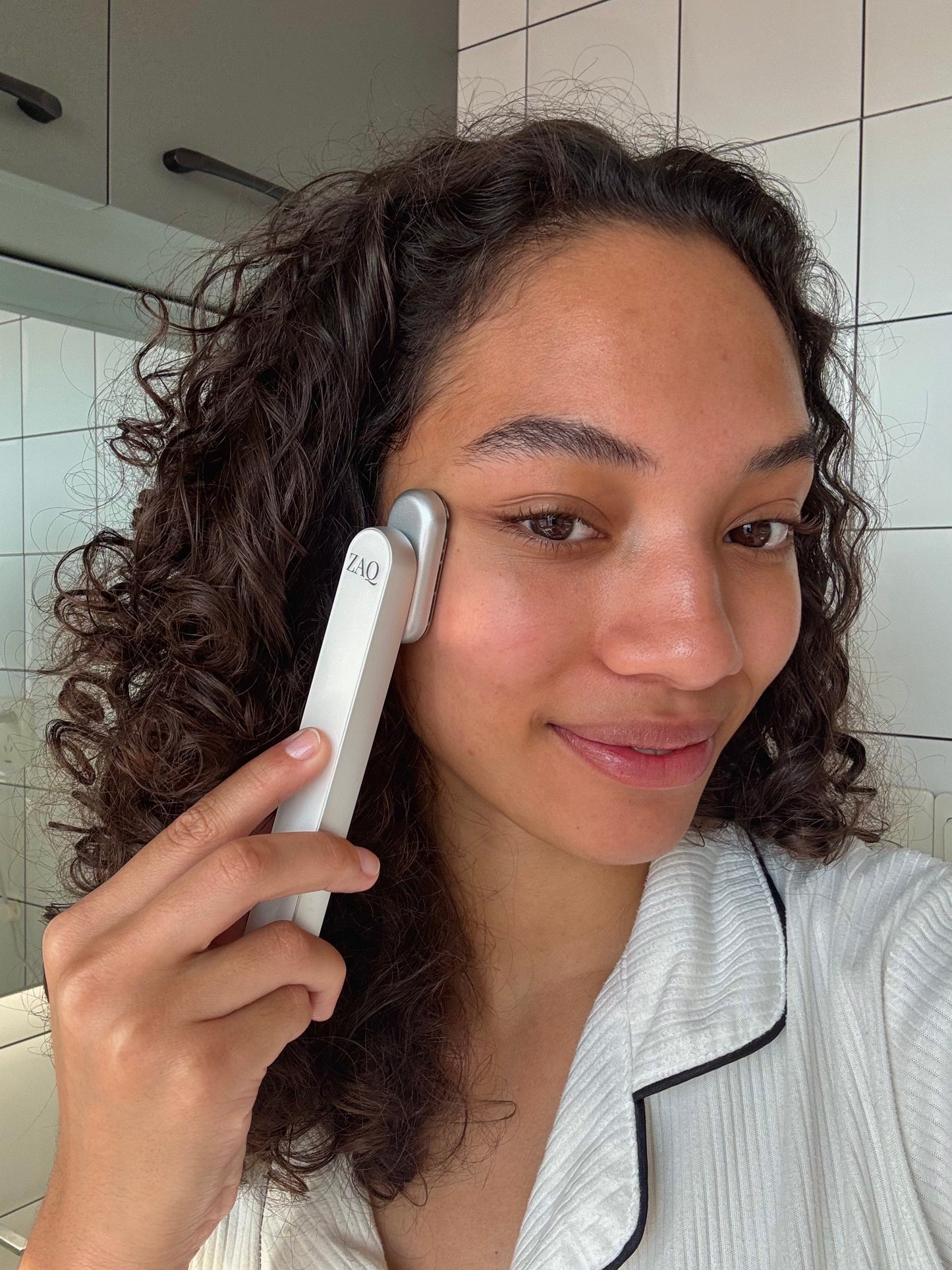 ZAQ Zayn 2.0 Advanced LED & Microcurrrent Facial Recovery System